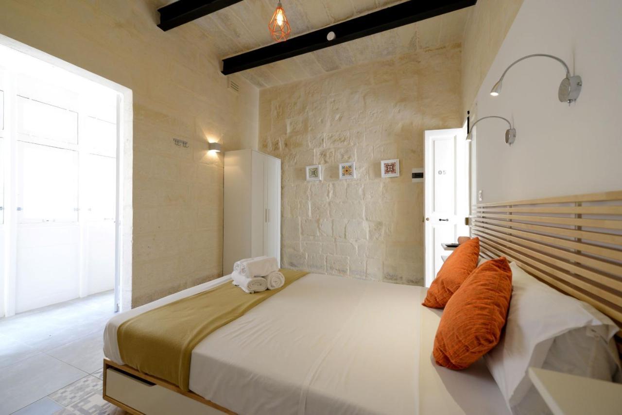 Private Rooms With Bathroom In La Valette Extérieur photo