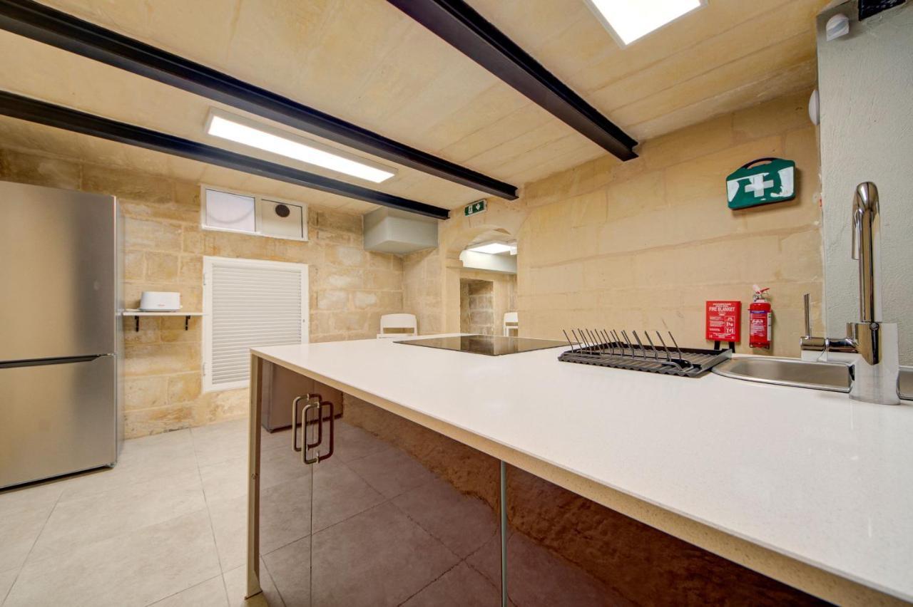 Private Rooms With Bathroom In La Valette Extérieur photo