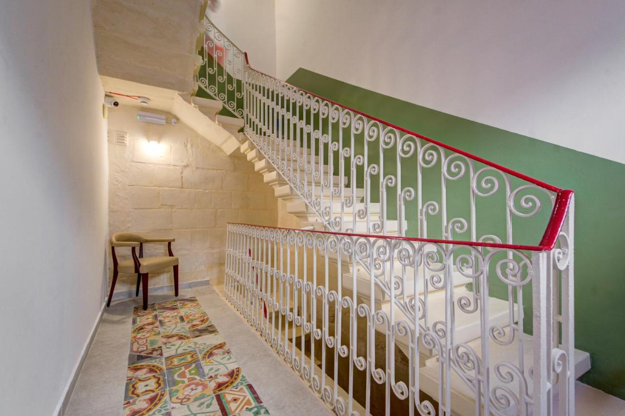 Private Rooms With Bathroom In La Valette Extérieur photo