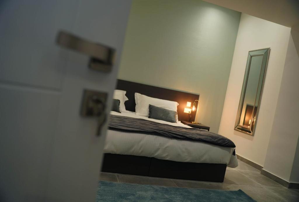 Private Rooms With Bathroom In La Valette Extérieur photo