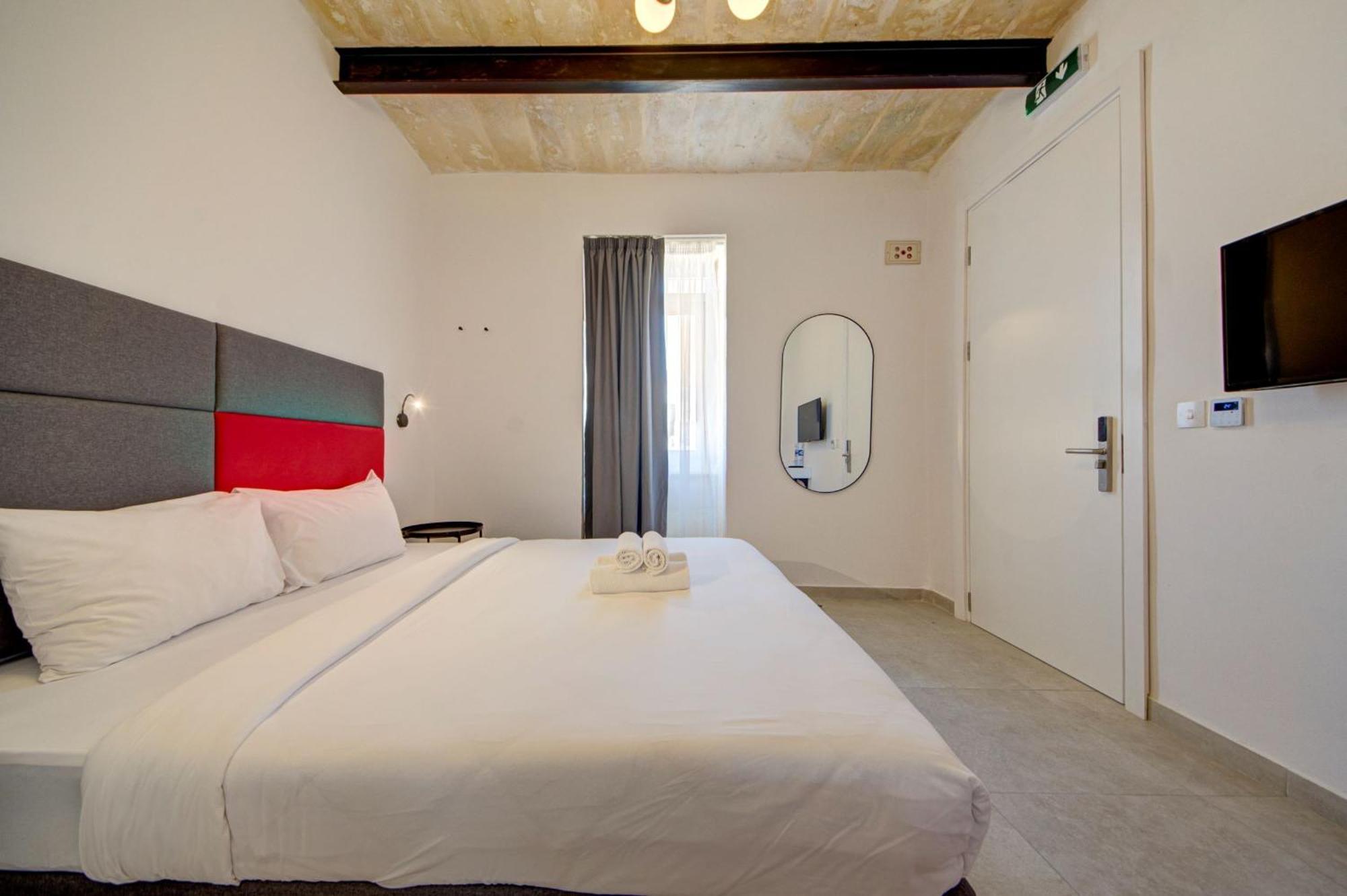 Private Rooms With Bathroom In La Valette Extérieur photo