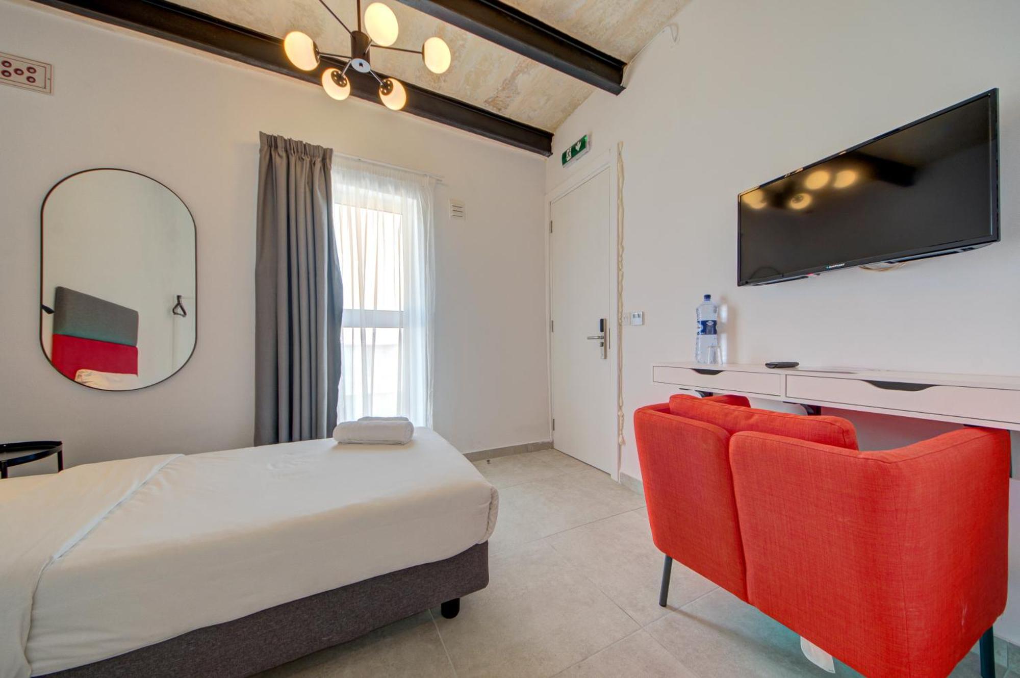 Private Rooms With Bathroom In La Valette Extérieur photo
